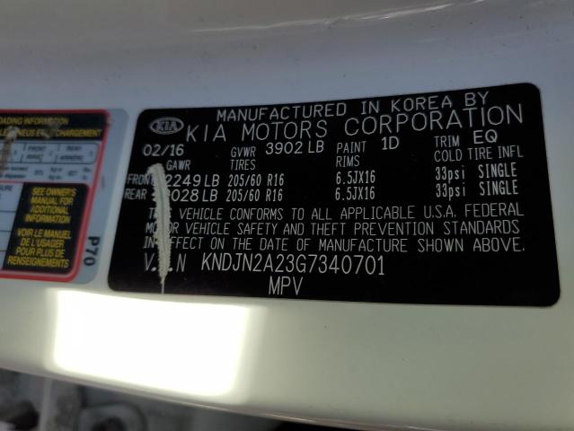 KNDJN2A23G7340701 - 2016 KIA SOUL WHITE photo 12