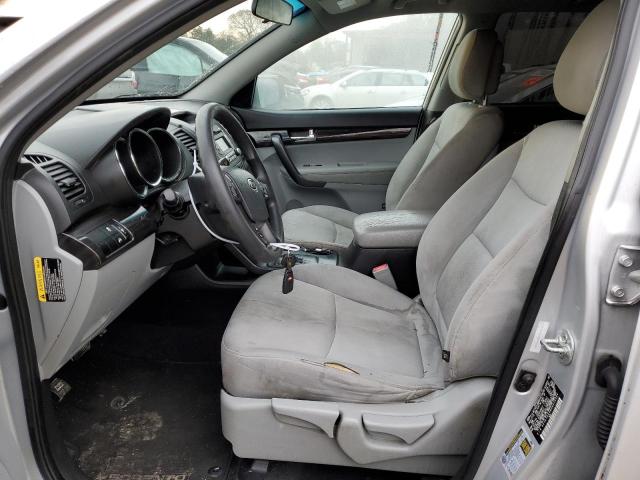 5XYKT4A28DG424386 - 2013 KIA SORENTO LX GRAY photo 7