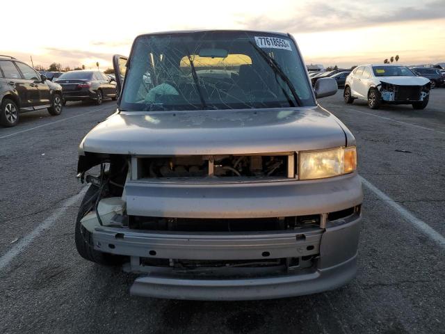 JTLKT324740148299 - 2004 TOYOTA SCION XB SILVER photo 5