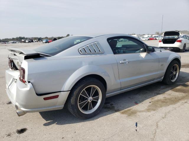 1ZVFT82H155112025 - 2005 FORD MUSTANG GT SILVER photo 3