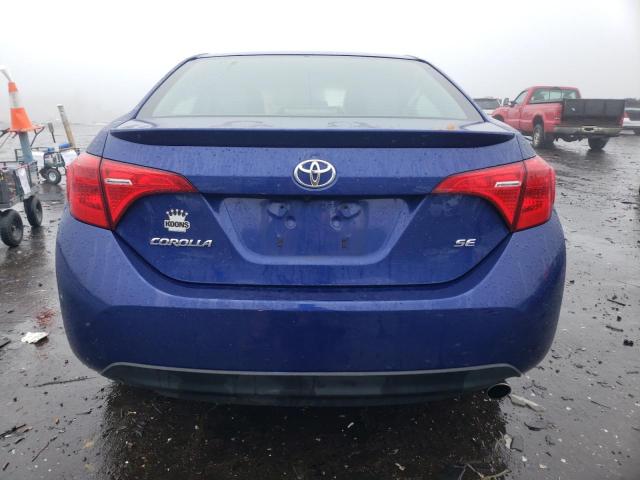 2T1BURHEXJC990602 - 2018 TOYOTA COROLLA L BLUE photo 6