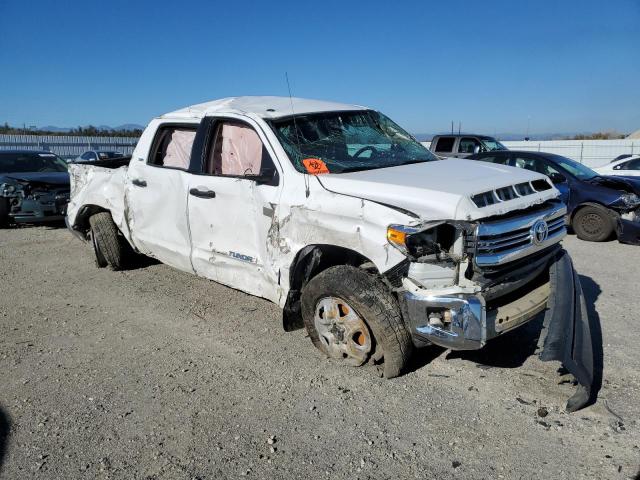 5TFDY5F11GX547027 - 2016 TOYOTA TUNDRA CREWMAX SR5 WHITE photo 4