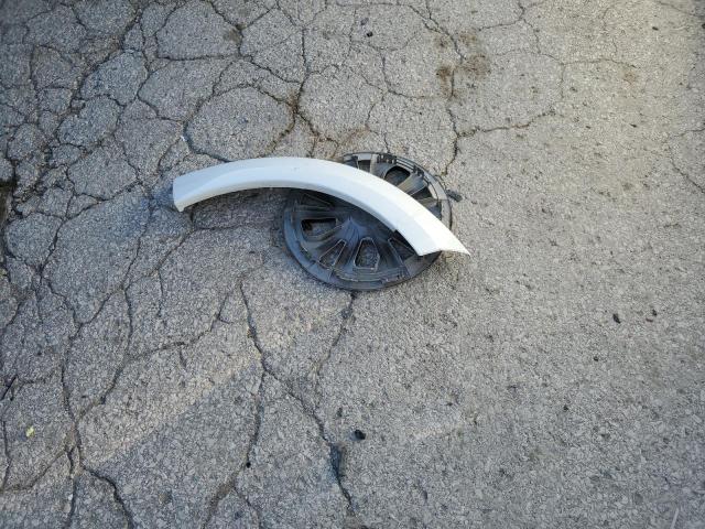 JTDKARFP7H3039130 - 2017 TOYOTA PRIUS PRIM 白色 照片 12