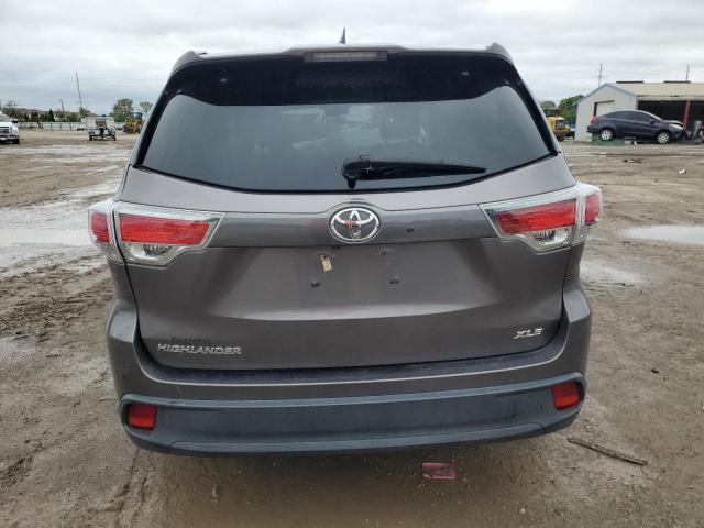 5TDKKRFH6GS144051 - 2016 TOYOTA HIGHLANDER XLE BROWN photo 6