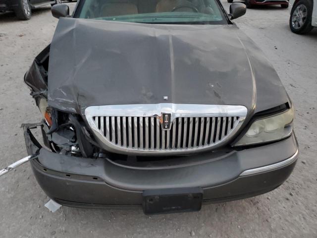 1LNHM81W44Y615629 - 2004 LINCOLN TOWN CAR EXECUTIVE GRAY photo 11