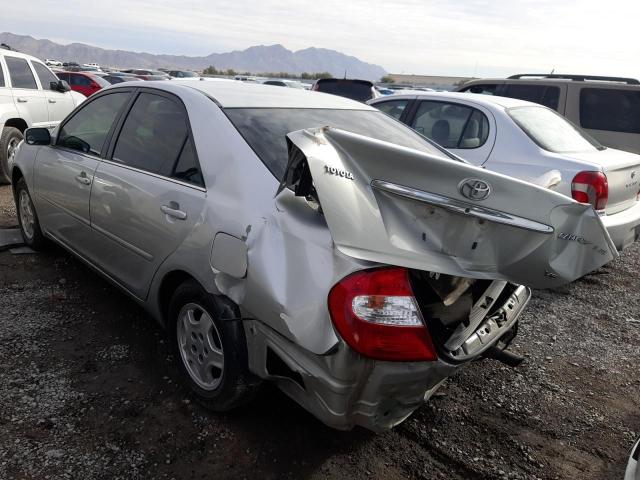 4T1BF32K12U520464 - 2002 TOYOTA CAMRY LE SILVER photo 2