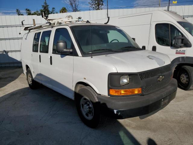 1GCWGFCB2C1109211 - 2012 CHEVROLET EXPRESS G2 WHITE photo 4