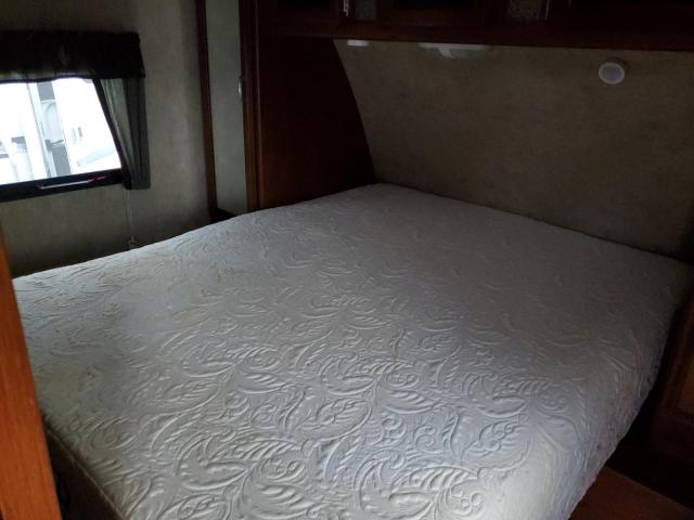 4YDT24020GT411520 - 2016 KEYSTONE PASSPORT TWO TONE photo 5