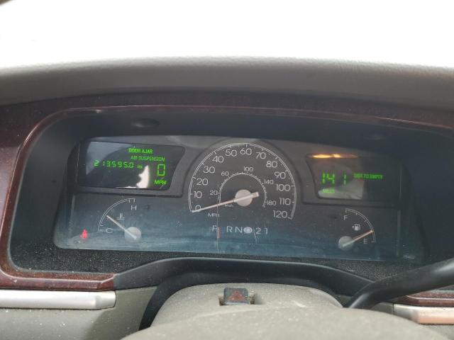 1LNHM81W24Y655840 - 2004 LINCOLN TOWN CAR EXECUTIVE TAN photo 9