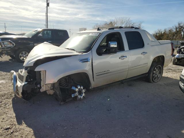 3GNTKGE33BG192717 - 2011 CHEVROLET AVALANCHE LTZ WHITE photo 1