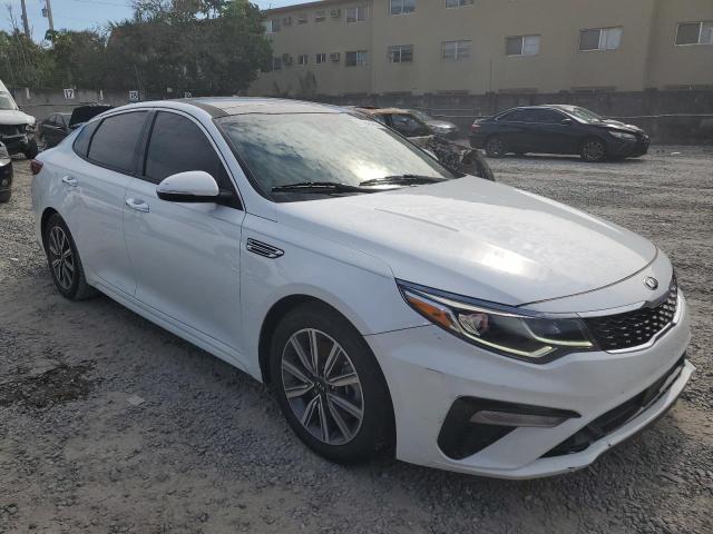 5XXGU4L10LG424439 - 2020 KIA OPTIMA EX WHITE photo 4