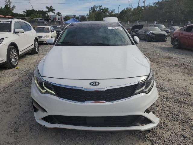 5XXGU4L10LG424439 - 2020 KIA OPTIMA EX WHITE photo 5