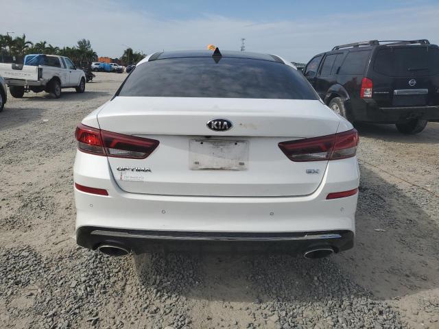 5XXGU4L10LG424439 - 2020 KIA OPTIMA EX WHITE photo 6