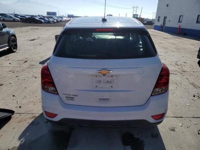 KL7CJNSB5JB717681 - 2018 CHEVROLET TRAX LS WHITE photo 6