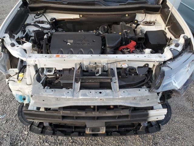 JA4AZ3A36JZ047755 - 2018 MITSUBISHI OUTLANDER SE WHITE photo 12