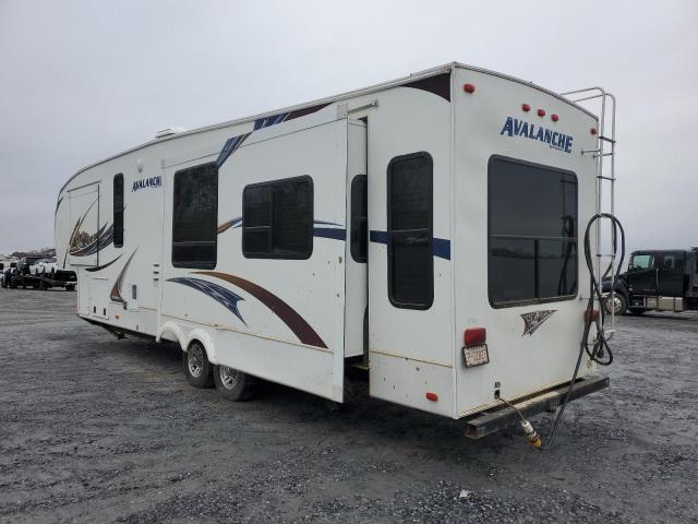 4YDF34521BE760637 - 2011 KEYSTONE AVALANCHE თეთრი ფოტო 3