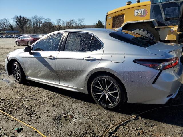 4T1G11AK3MU429418 - 2021 TOYOTA CAMRY SE SILVER photo 2