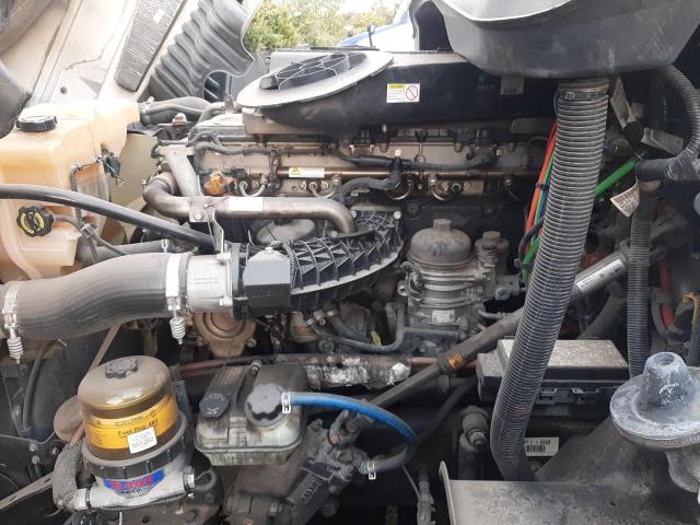 3AKJGLDR9JSHP1180 - 2018 FREIGHTLINER CASCADIA 1 WHITE photo 7