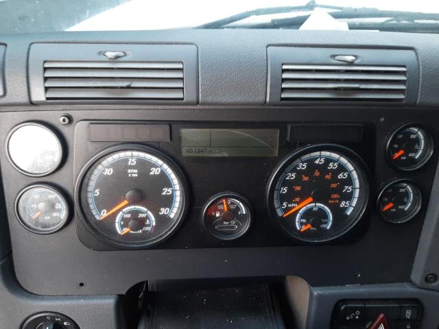 3AKJGLDR9JSHP1180 - 2018 FREIGHTLINER CASCADIA 1 WHITE photo 8