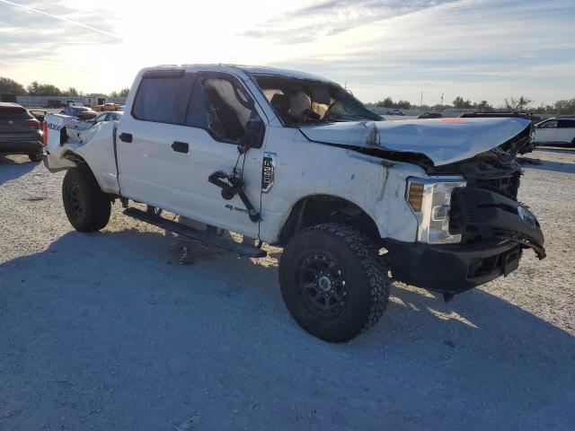 1FT7W2BT2KEG46808 - 2019 FORD F250 SUPER DUTY WHITE photo 4