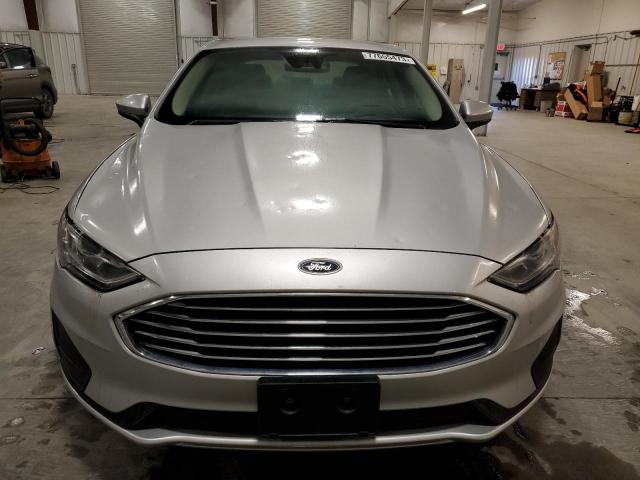 3FA6P0H77KR122449 - 2019 FORD FUSION SE SILVER photo 5