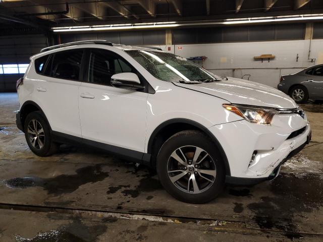 2T3RFREV2GW486122 - 2016 TOYOTA RAV4 XLE WHITE photo 4