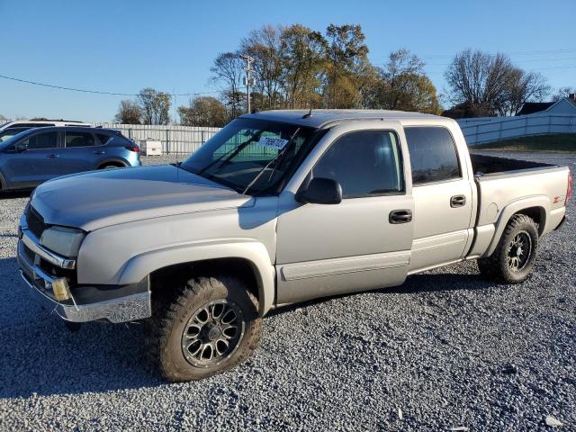 2GCEK13T251252811 - 2005 CHEVROLET SILVERADO K1500 GRAY photo 1