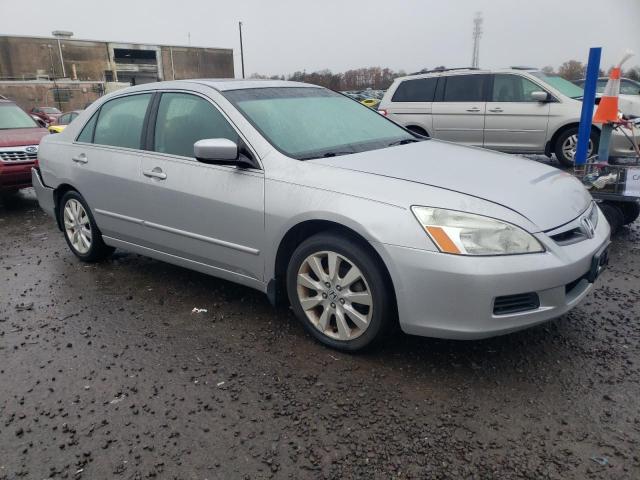 1HGCM66557A001867 - 2007 HONDA ACCORD EX SILVER photo 4