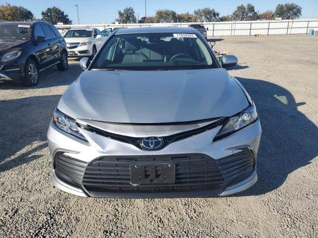 4T1C11AK1RU255886 - 2024 TOYOTA CAMRY LE GRAY photo 5