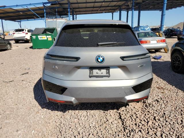 WB523CF06PCM53312 - 2023 BMW IX XDRIVE50 SILVER photo 6