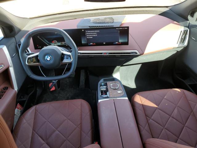 WB523CF06PCM53312 - 2023 BMW IX XDRIVE50 SILVER photo 8