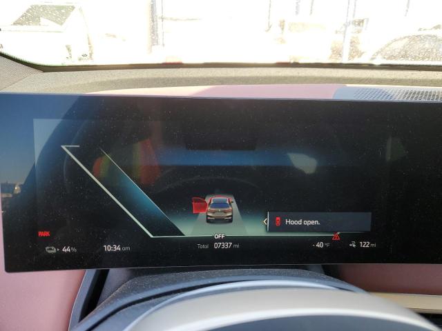 WB523CF06PCM53312 - 2023 BMW IX XDRIVE50 SILVER photo 9