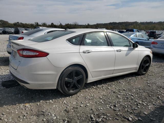 3FA6P0H74GR396425 - 2016 FORD FUSION SE WHITE photo 3