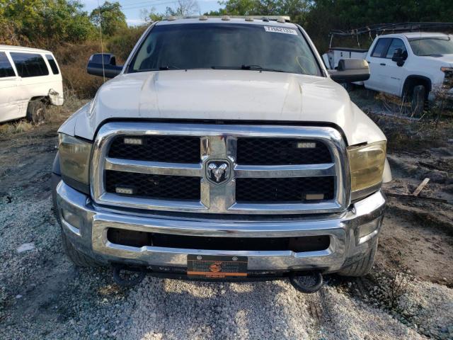 3C7WRMDL2GG348130 - 2016 RAM 5500 WHITE photo 5