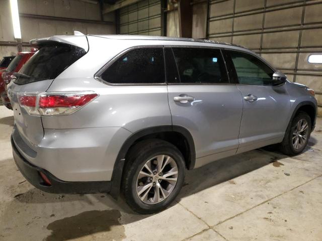 5TDJKRFHXFS219084 - 2015 TOYOTA HIGHLANDER XLE SILVER photo 3