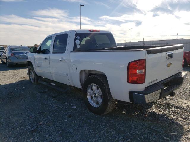 3GCEC13C97G507008 - 2007 CHEVROLET SILVRK1500 C1500 CREW CAB WHITE photo 2