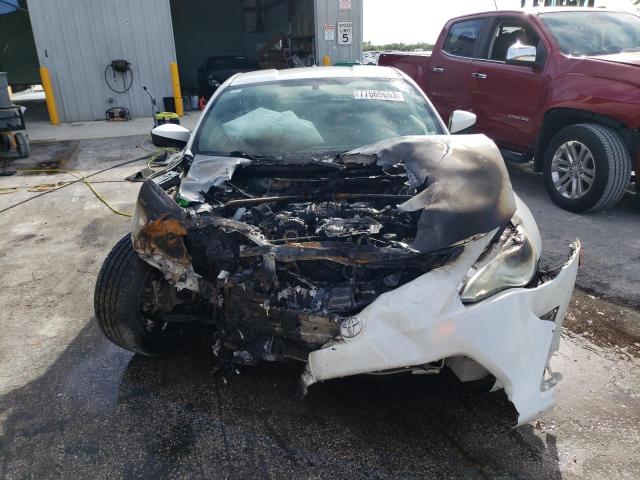 JF1ZNAA17D1718110 - 2013 TOYOTA SCION FR-S თეთრი ფოტო 5