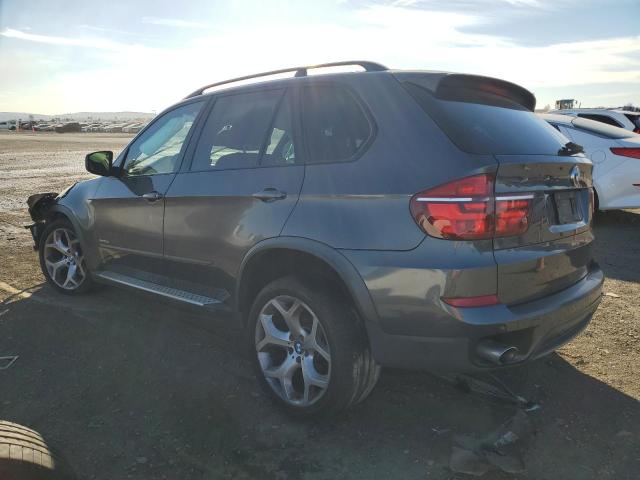 5UXZW0C50D0B90497 - 2013 BMW X5 XDRIVE35D GRAY photo 2