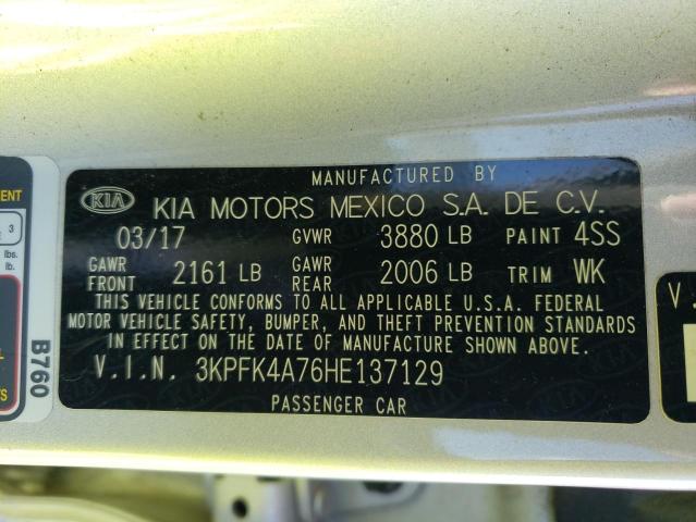 3KPFK4A76HE137129 - 2017 KIA FORTE LX SILVER photo 12