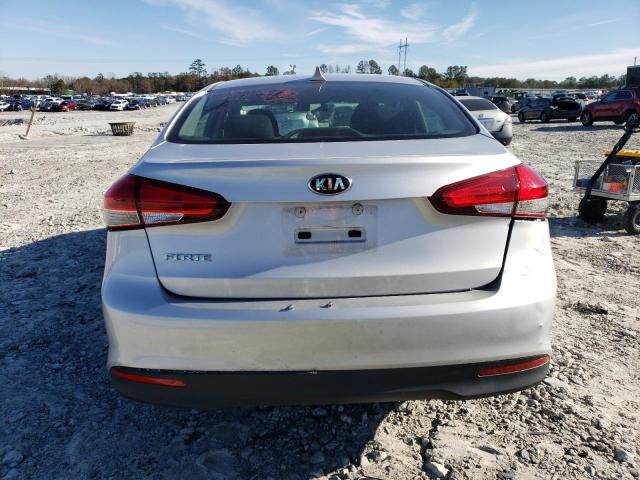 3KPFK4A76HE137129 - 2017 KIA FORTE LX SILVER photo 6