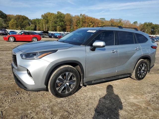 2021 TOYOTA HIGHLANDER XLE, 