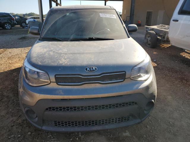 KNDJN2A24H7454126 - 2017 KIA SOUL GRAY photo 5