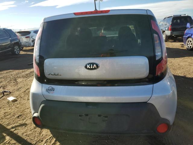 KNDJN2A2XG7864797 - 2016 KIA SOUL SILVER photo 6