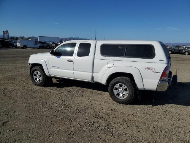 5TETU4GN5AZ675094 - 2010 TOYOTA TACOMA PRERUNNER ACCESS CAB WHITE photo 2