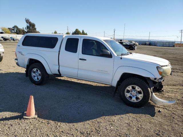 5TETU4GN5AZ675094 - 2010 TOYOTA TACOMA PRERUNNER ACCESS CAB WHITE photo 4