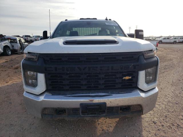 1GB3WRE7XPF245423 - 2023 CHEVROLET SILVERADO C3500 WHITE photo 5