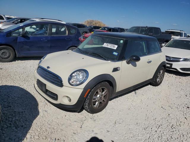 2013 MINI COOPER, 