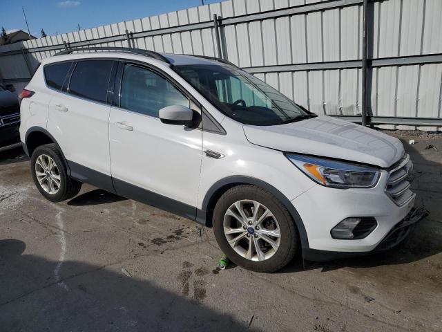 1FMCU0G96JUC41704 - 2018 FORD ESCAPE SE WHITE photo 4