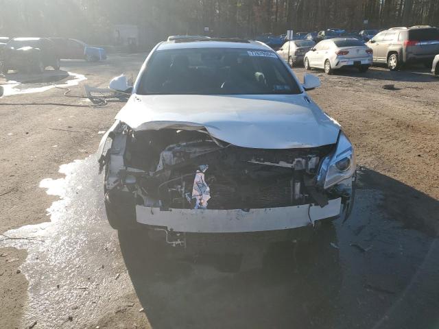 2G4GU5GX7G9126368 - 2016 BUICK REGAL GS WHITE photo 5