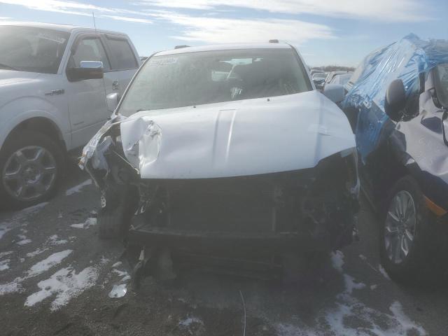 2C4RC1BG9ER125624 - 2014 CHRYSLER TOWN & COU TOURING WHITE photo 5